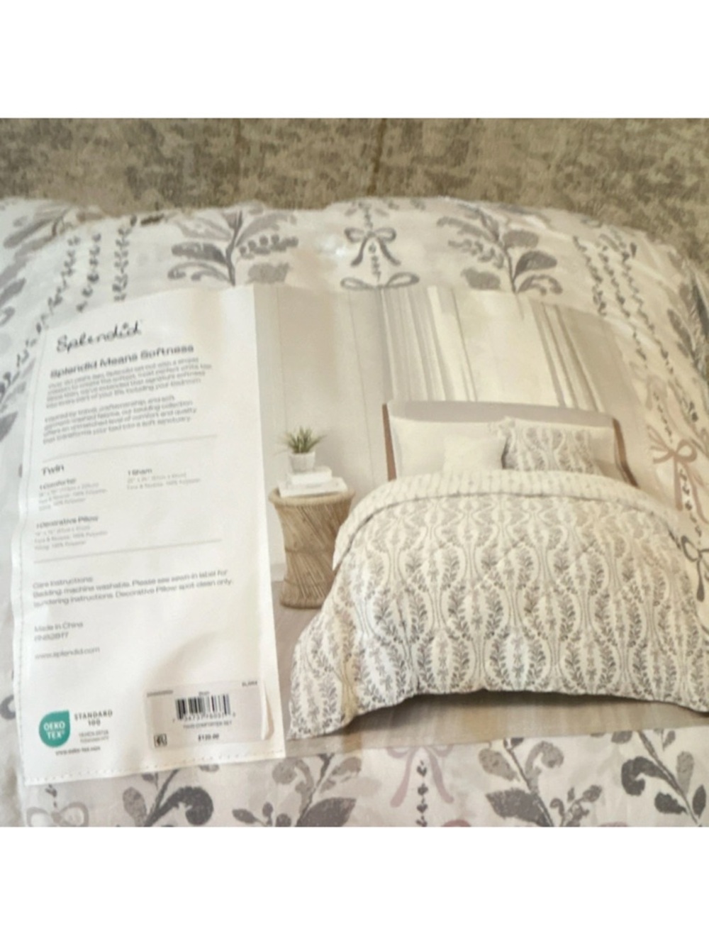 Splendid White and Gray Botanical Comforter Set